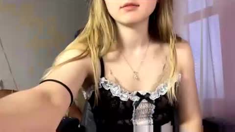 Snapshot of renaypoulsen chatting on September 30, 1:39 pm Sasha online show from September 30, 1:39 pm