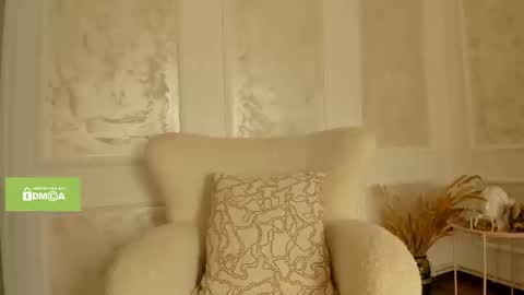 Rennatha online show from November 8, 10:42 am