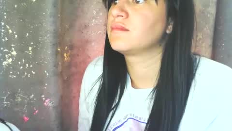 renne_desiiree online show from June 3, 8:15 am