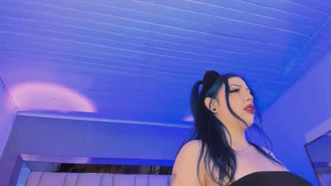 Reven  online show from February 16, 7:36 pm