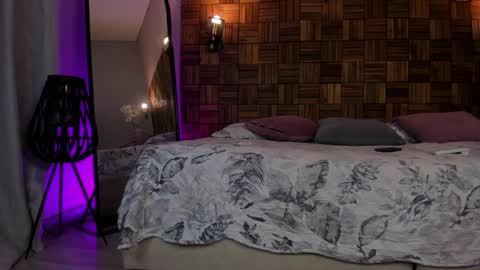 Sara online show from February 3, 10:03 am