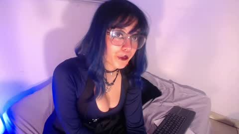 RIHONNA online show from March 30, 8:08 pm