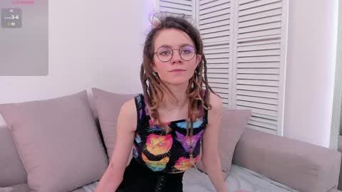Snapshot of rin_skylar chatting on January 24, 7:41 am Rin online show from January 24, 7:41 am