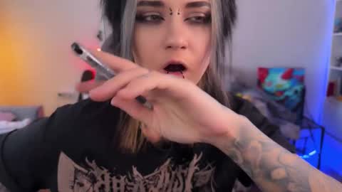   DianaBrite            fansl y online show from February 25, 1:53 pm