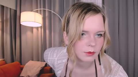 Lolli  online show from May 16, 7:11 am