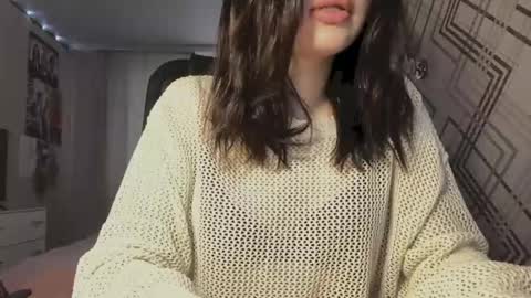 Nicole online show from April 21, 2:24 pm