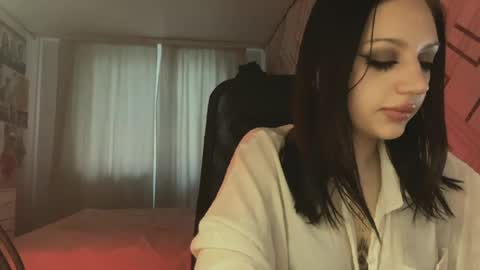 Nicole online show from April 12, 3:37 pm