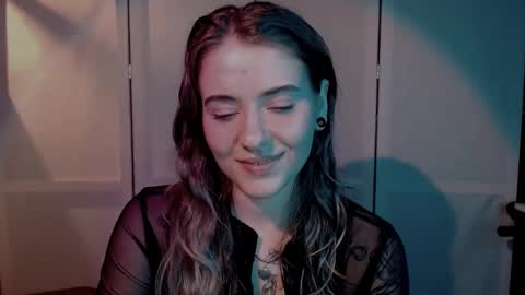 Snapshot of risha_laass chatting on December 18, 5:31 pm risha_laass online show from December 18, 5:31 pm