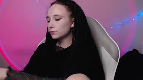 Robin your online show from December 9, 1:13 pm