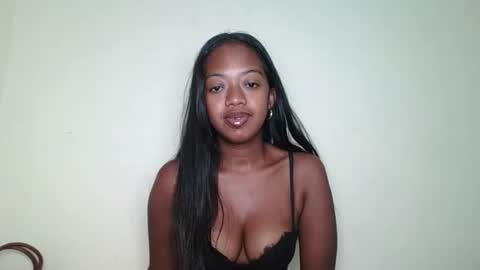 rochellinah online show from May 10, 11:34 am