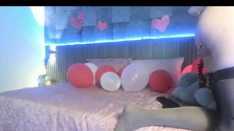 Snapshot of rominnakonde chatting on February 17, 7:23 pm Rominna online show from February 17, 7:23 pm