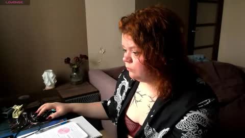 Snapshot of romy_addams chatting on October 31, 9:35 am Romy online show from October 31, 9:35 am