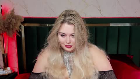 Chloe online show from February 4, 9:10 pm