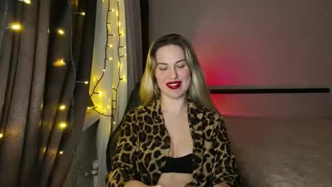 Rosali online show from November 3, 6:12 pm