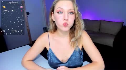 Rose but u can call me princess online show from November 18, 8:10 pm