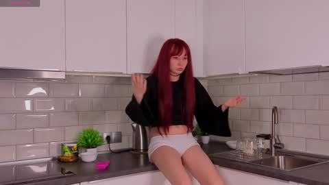 Nicole online show from April 9, 3:39 pm