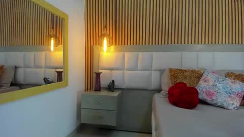 roseaurora online show from October 5, 2:11 pm