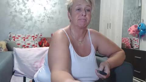 Lovepinklilly online show from November 9, 7:54 pm