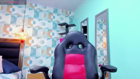 ROSSI online show from November 4, 7:30 pm