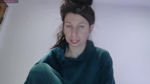 RosieHayes online show from March 20, 2:33 pm