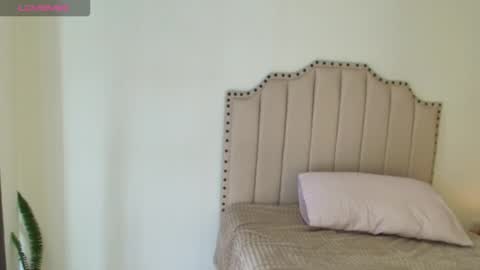 Ross BakerHot online show from December 19, 1:47 pm