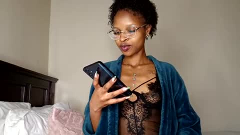 roundbootie online show from June 14, 3:01 pm