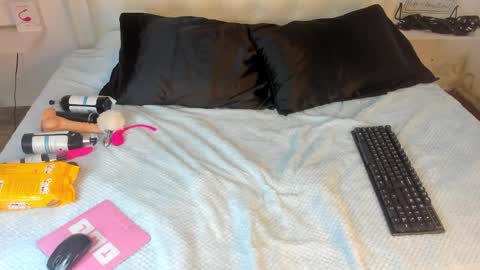 rouse_sexy_hotxx77 online show from March 19, 12:37 am