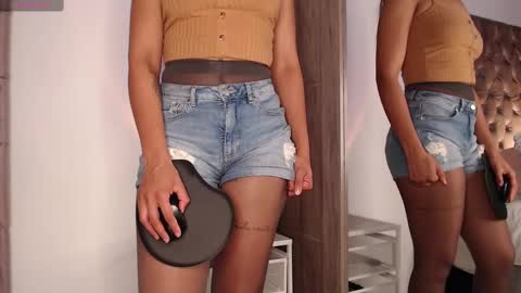 Rouss marie henao  online show from November 9, 1:18 pm