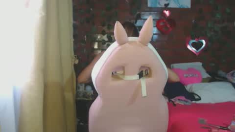 Daniela Ferreira online show from March 24, 11:48 am