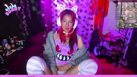 Snapshot of roxanbunny chatting on February 19, 5:38 am roxxy online show from February 19, 5:38 am