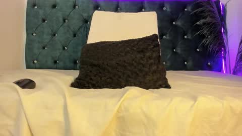 Roxanna online show from March 4, 12:12 pm