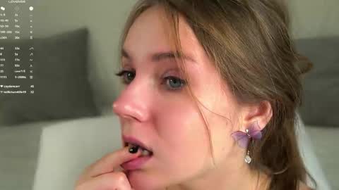 roxannastoo online show from October 22, 1:10 am