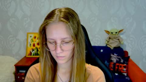 roxie_shy online show from September 11, 7:42 am