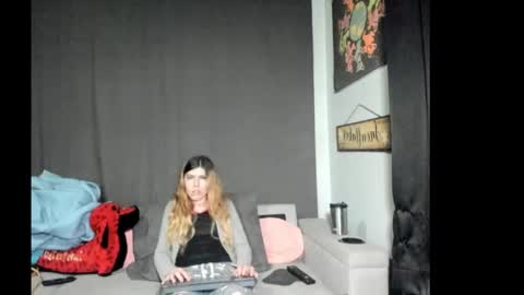 roxihazeleyes online show from February 10, 9:40 pm