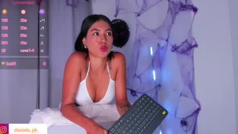 R O X Y  online show from October 29, 8:44 pm