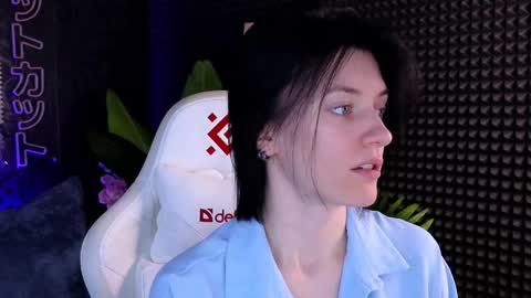 Snapshot of roxy_riot_ chatting on September 27, 2:30 am roxy_riot_ online show from September 27, 2:30 am