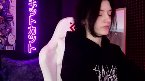 Snapshot of roxy_riot_ chatting on March 8, 1:48 am roxy_riot_ online show from March 8, 1:48 am