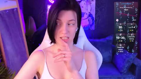 roxy_riot_ online show from March 5, 7:26 am