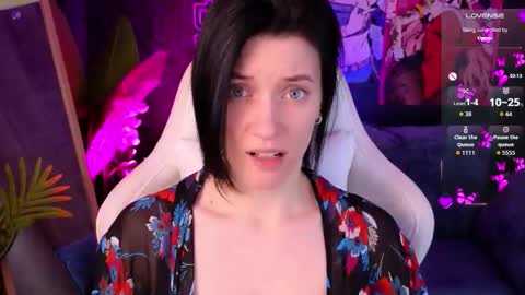 Snapshot of roxy_riot_ chatting on October 18, 2:25 am roxy_riot_ online show from October 18, 2:25 am
