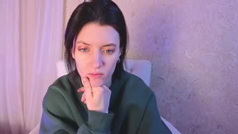 Snapshot of roxy_riot_ chatting on February 26, 1:25 am roxy_riot_ online show from February 26, 1:25 am