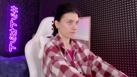 Snapshot of roxy_riot_ chatting on March 1, 1:43 am roxy_riot_ online show from March 1, 1:43 am
