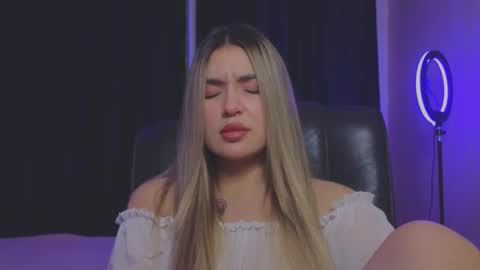 Roxy online show from October 28, 10:25 pm