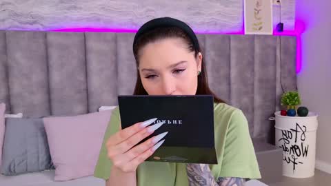 Snapshot of roxylester chatting on January 19, 5:05 am Roxy online show from January 19, 5:05 am