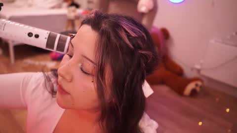 roxysuh online show from October 13, 7:44 am