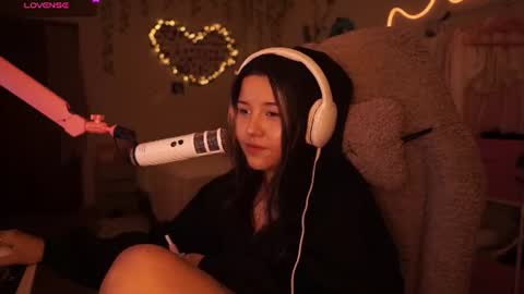 roxysuh online show from August 9, 8:07 am