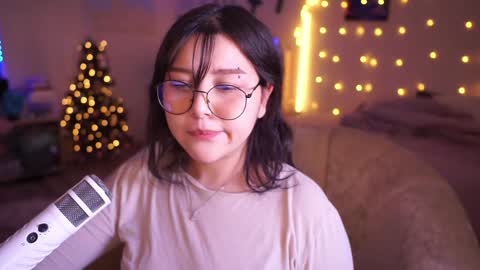 roxysuh online show from February 1, 7:05 am