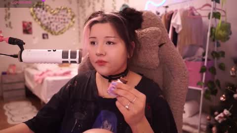 roxysuh online show from February 2, 7:18 am