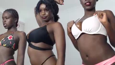 ruby_eva90 online show from July 21, 8:09 pm