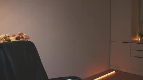 Mila online show from April 15, 4:51 pm