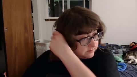runny_eggs online show from June 10, 11:09 am